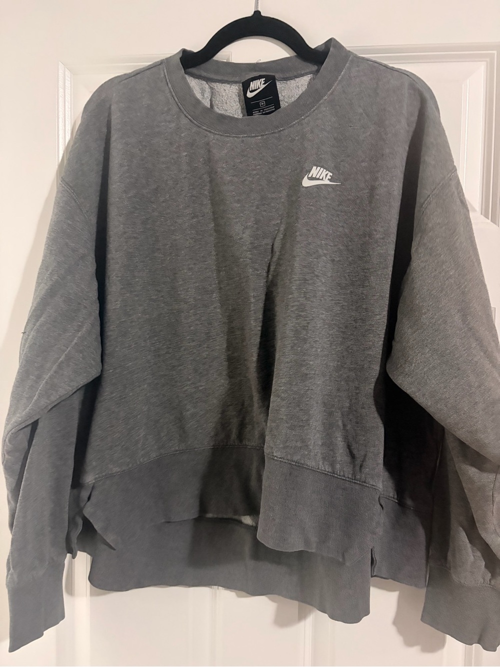 Nike Women’s Charcoal Gray Pullover Crewneck Sweatshirt